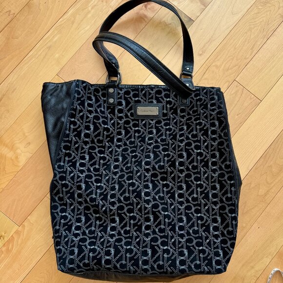 Calvin Klein Expandable Tote bag - Black Suede - Picture 1 of 11
